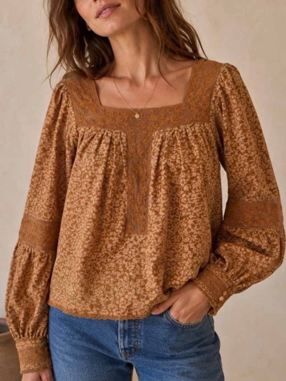 THE GREAT.   LOOK!  👀❤️ Tan Floral-Print Embroidered Yoke Blouse  2/Medium